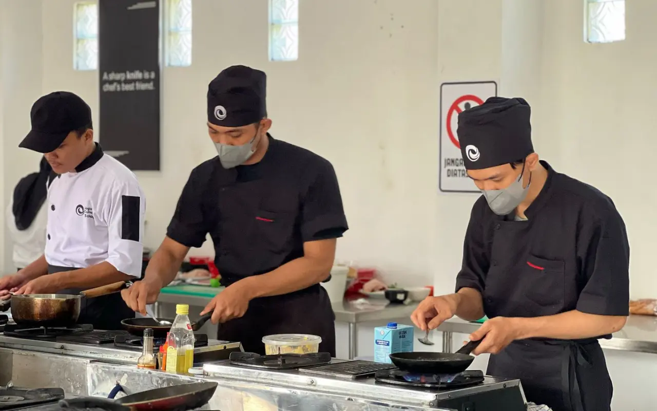 Sertifikasi Koki Dapur MBG sebagai Penopang Mutu Layanan Gizi