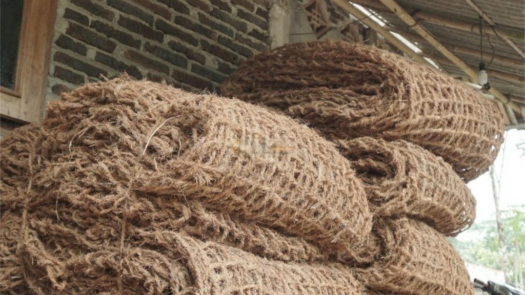 Keunggulan Cocomesh Serat Kelapa dalam Mendukung Stabilitas Lahan Alami